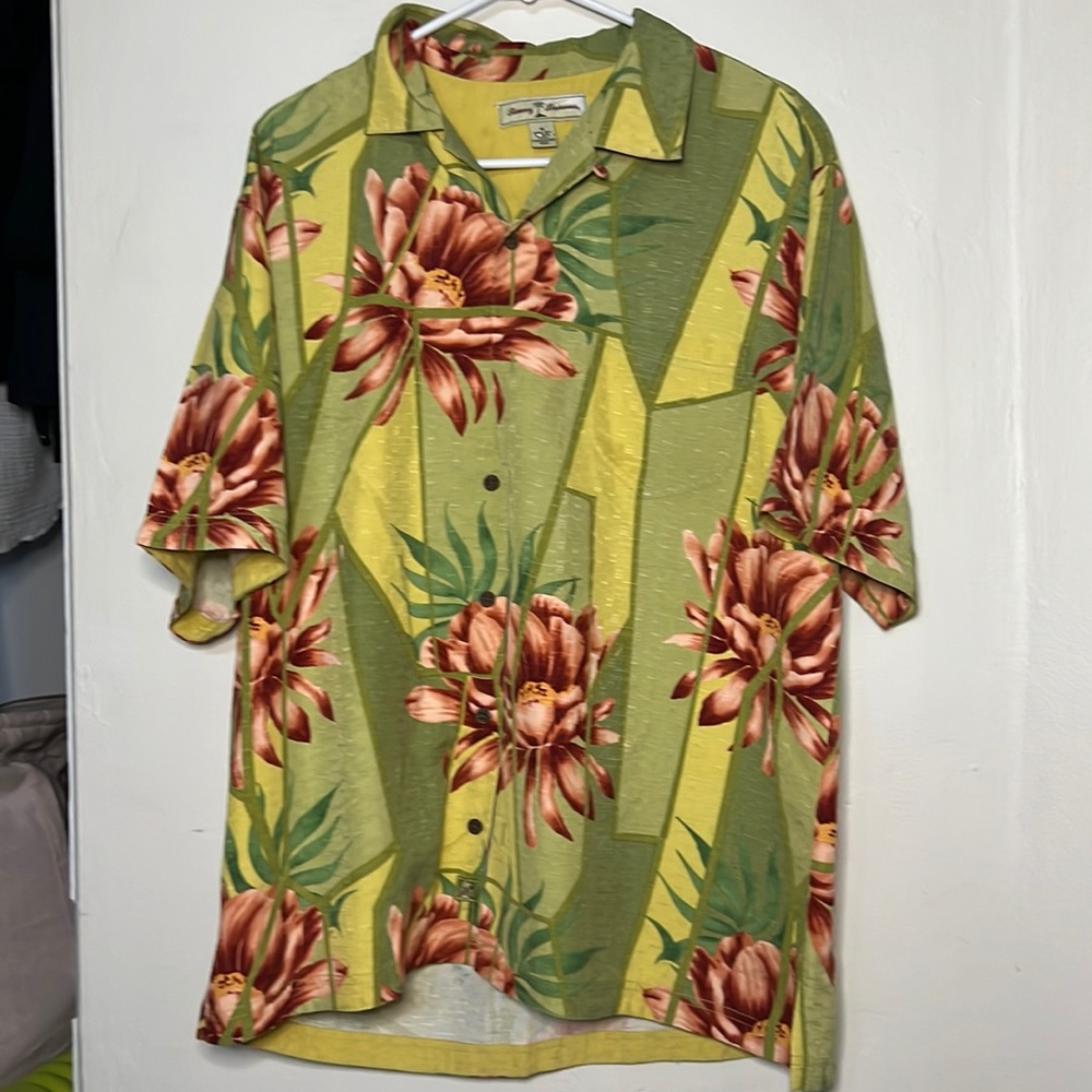 Tommy Bahama Men's Short Sleeve Shady Palms Pocket Silk Shirt medium